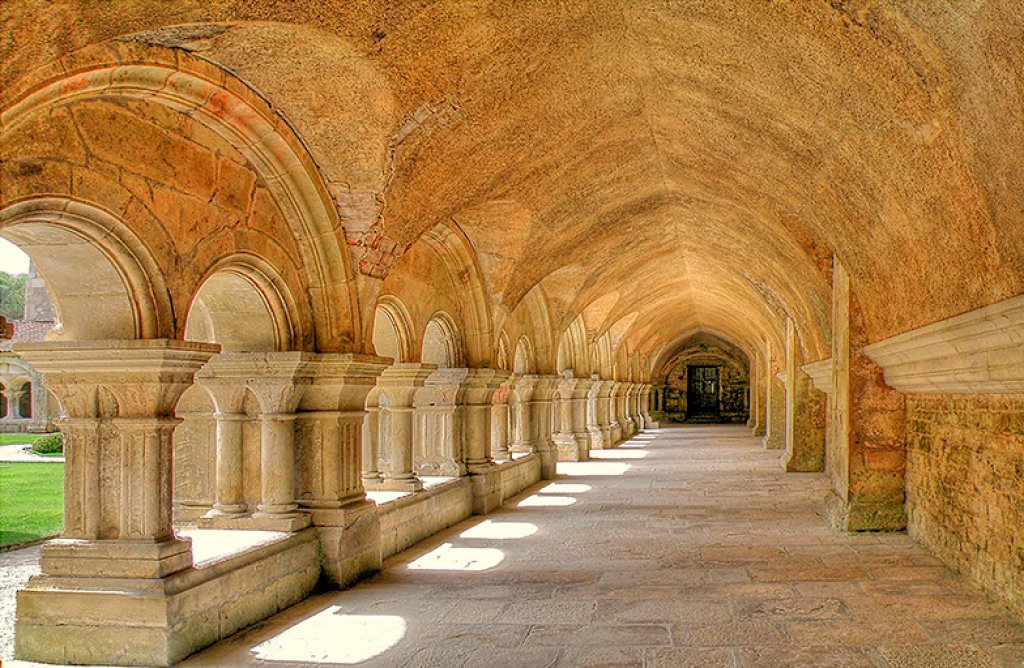 bourgogne-abbaye-de-fontenay бургундия франция вино гид экскурсия 